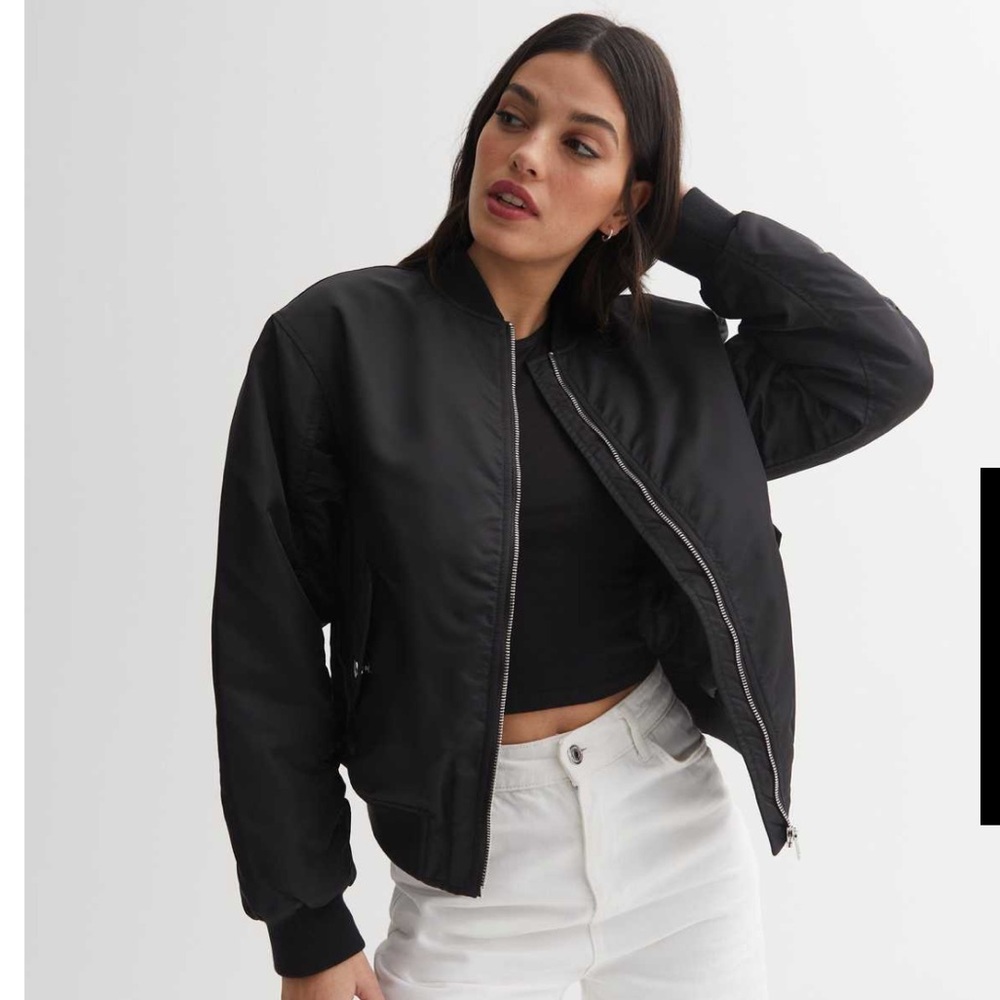Gap 100% nylon women’s black bomber jacket 🖤